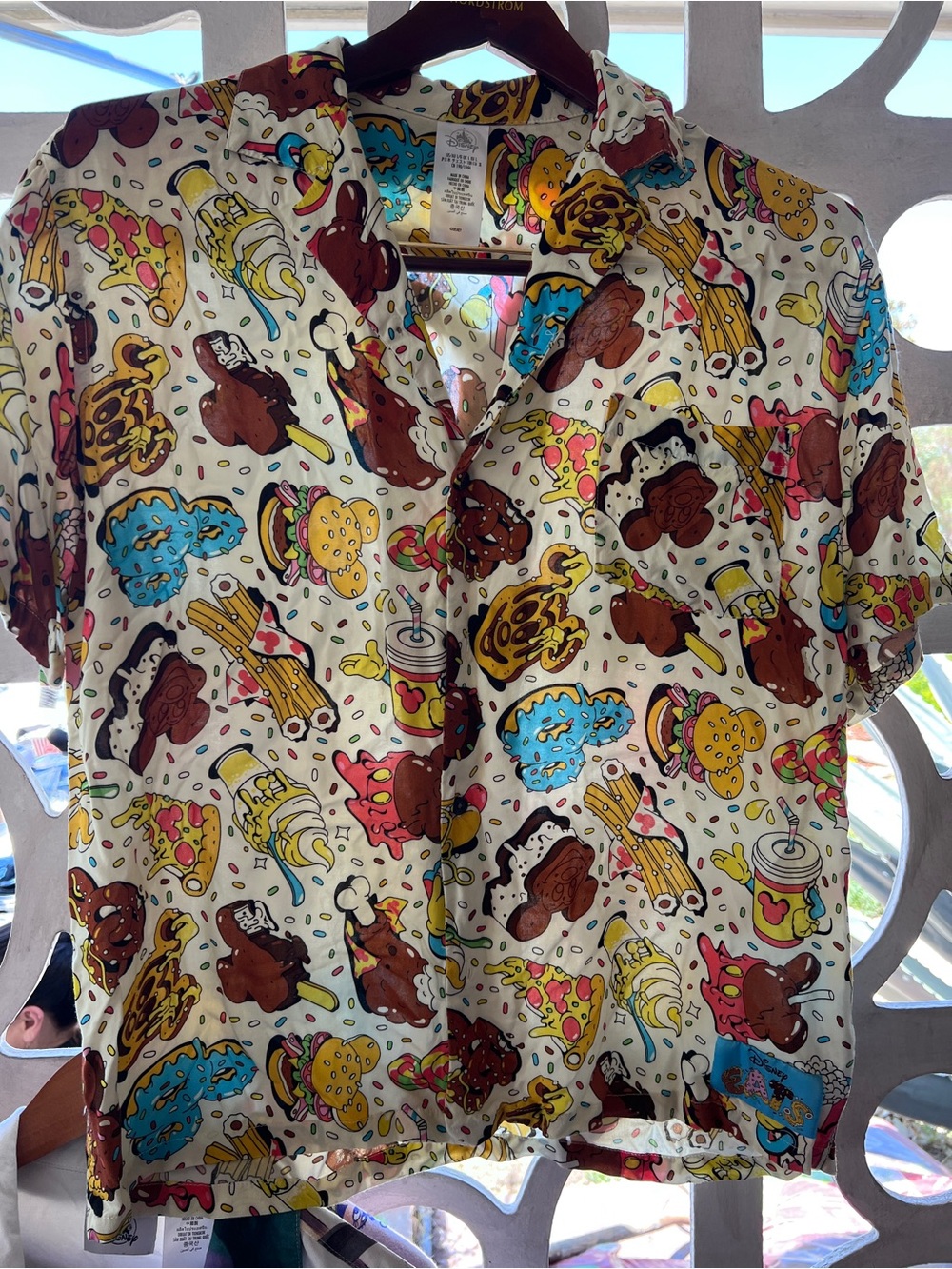 Disney Eats Mickey Snack Food Button Camp Shirt size Large